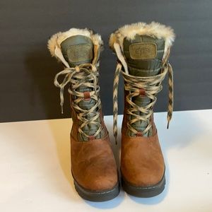 Women’s Keen Wapato Tall waterproof winter boot. Burnt olive. Size 9